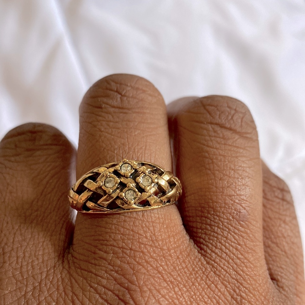 Avon Lattice Work Rhinestone Ring
